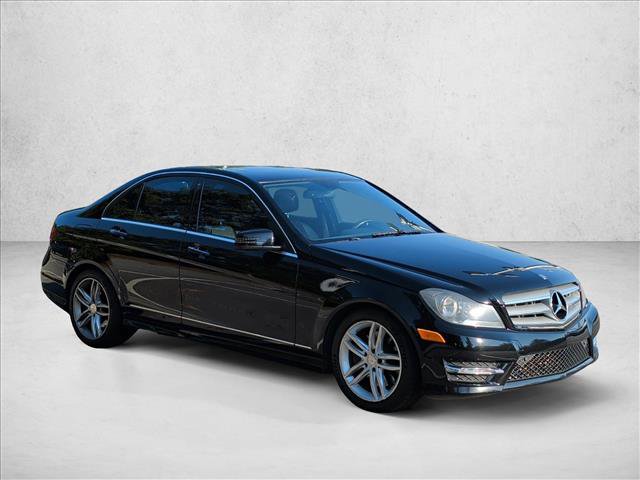 Used 2013 Mercedes-Benz C 300 4MATIC Sedan image 4