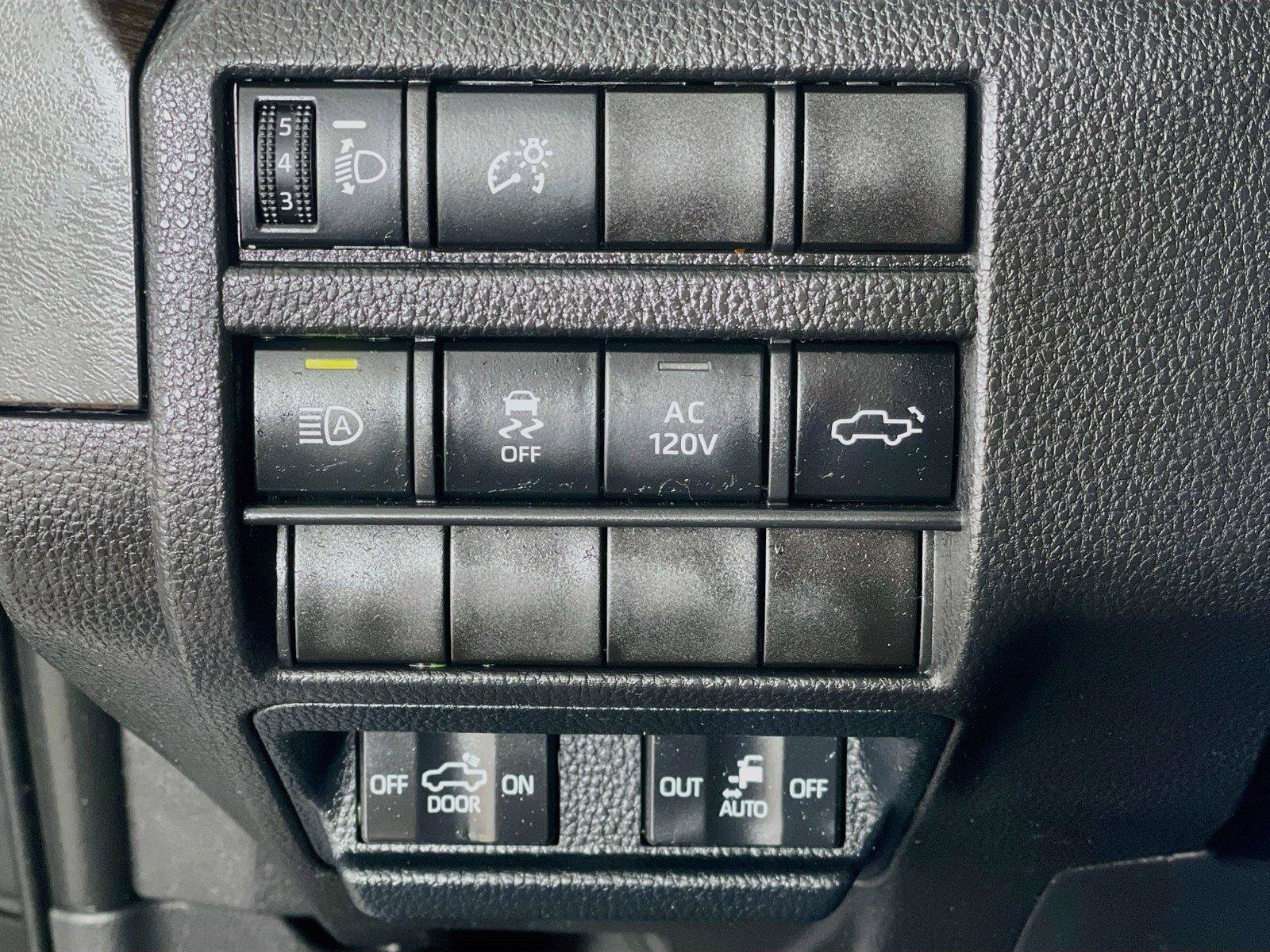 Used 2024 Toyota Tacoma Limited w/ Limited Package (LT) AWD/4WD image 14