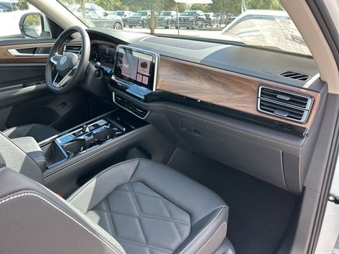 New 2026 Volkswagen Atlas SE image 44