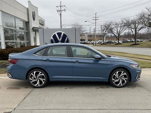 New 2026 Volkswagen Jetta SEL image 3