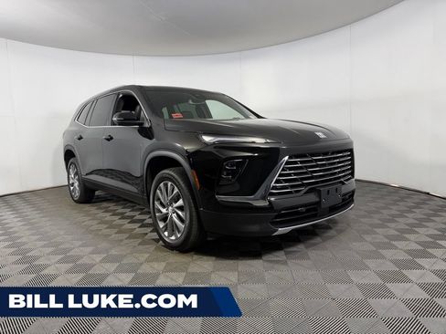 Used 2025 Buick Enclave Preferred AWD/4WD image 1