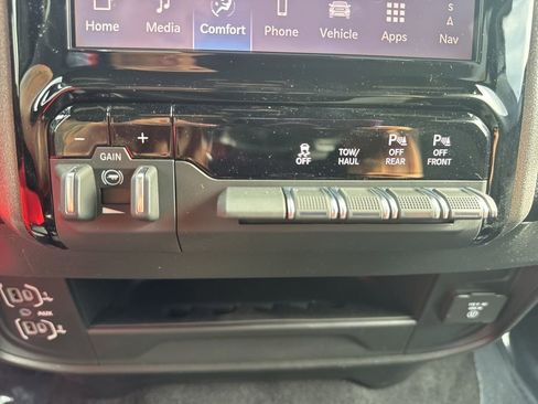 New 2026 RAM 2500 Tradesman AWD/4WD image 8