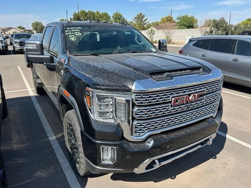 Used 2023 GMC Sierra 2500 Denali w/ Denali Black Diamond Edition AWD/4WD image 2