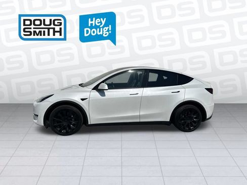Used 2021 Tesla Model Y Long Range AWD/4WD image 2