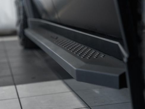 Used 2024 Tesla Cybertruck AWD Crew Cab image 22