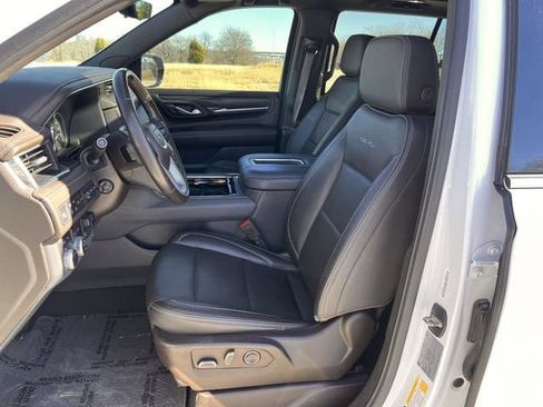 Used 2021 GMC Yukon Denali w/ Denali Premium Package image 26