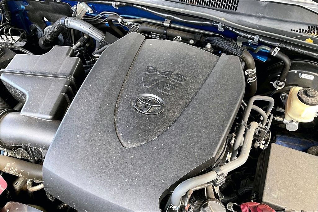 Used 2017 Toyota Tacoma Limited RWD image 35