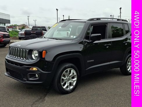 Used 2018 Jeep Renegade Latitude w/ Cold Weather Group AWD/4WD image 3