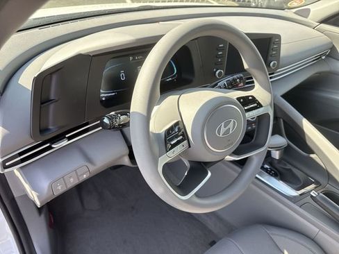 New 2026 Hyundai Elantra SE FWD image 20