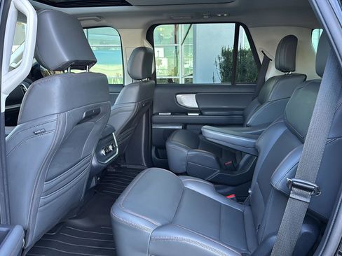 Certified 2025 Ford Expedition Active image 9