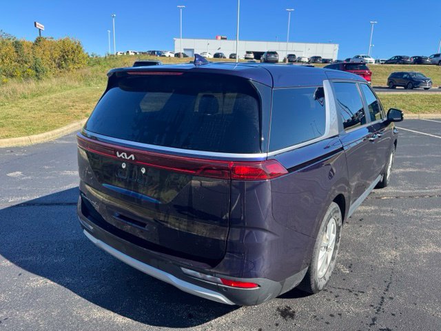 Used 2022 Kia Carnival LX FWD image 3