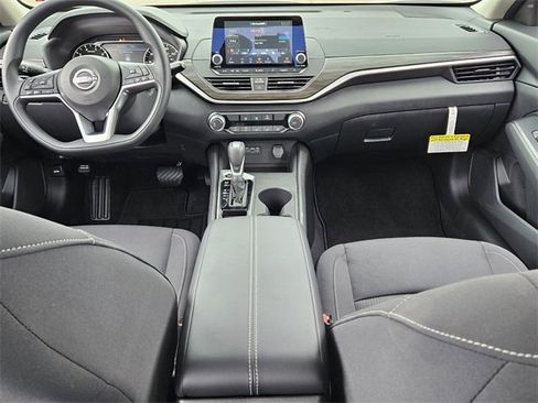 New 2025 Nissan Altima 2.5 SV image 8