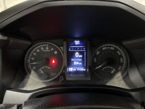 Used 2019 Toyota Tacoma TRD Off-Road image 11