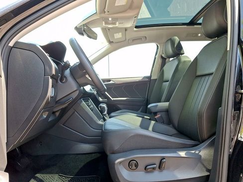 Certified 2023 Volkswagen Tiguan SE FWD image 13