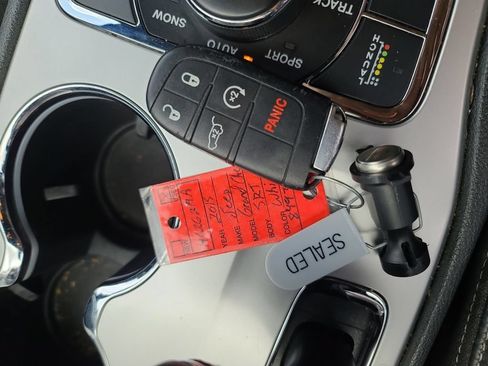 Used 2015 Jeep Grand Cherokee SRT w/ Trailer Tow Group IV AWD/4WD image 31