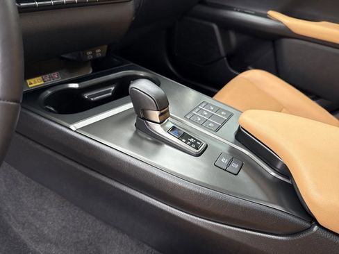 Certified 2025 Lexus UX 300h FWD image 21