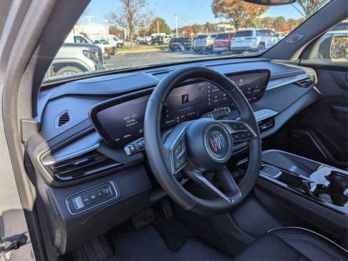 Used 2025 Buick Enclave Preferred image 12