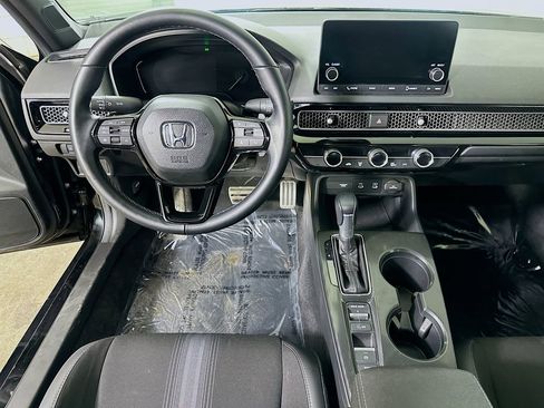 Used 2025 Honda Civic Sport image 17