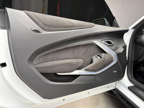 Used 2022 Chevrolet Camaro ZL1 RWD image 21