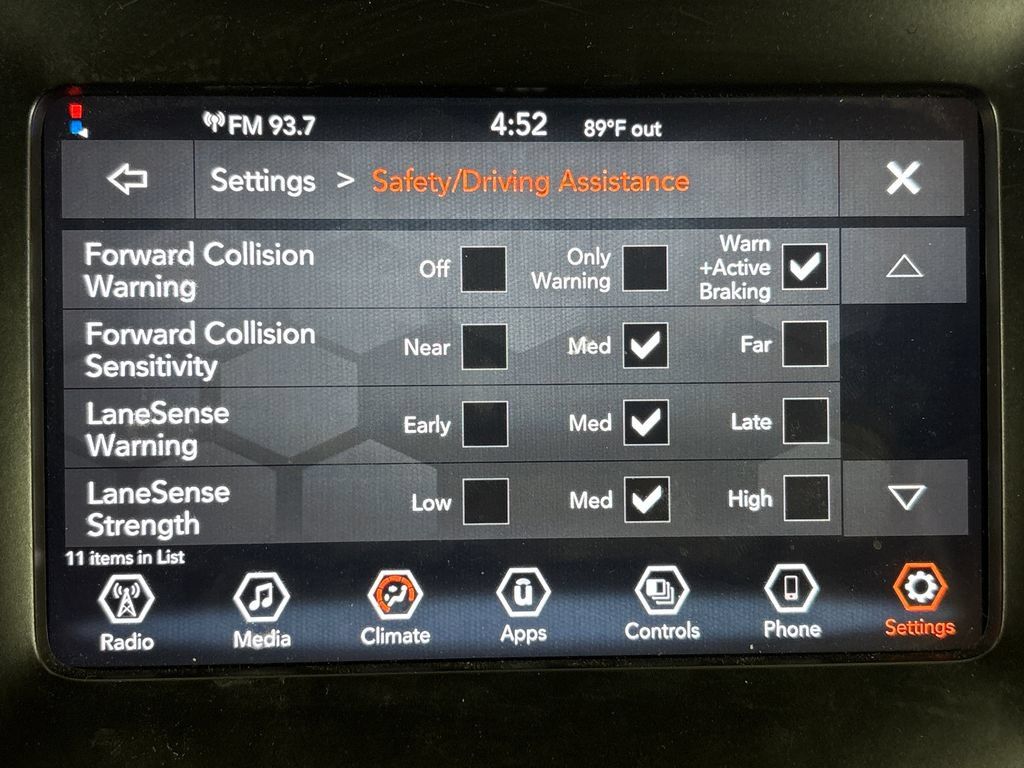 Used 2021 Jeep Cherokee Latitude FWD image 26