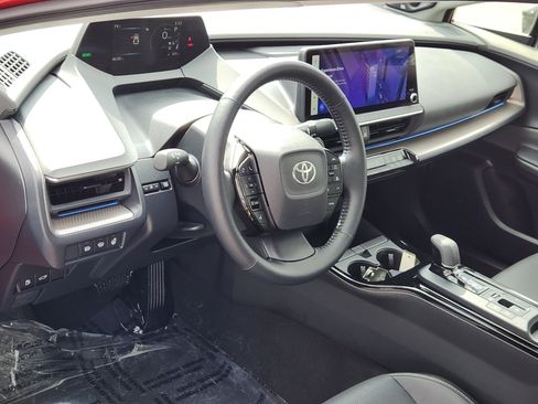 Used 2025 Toyota Prius Limited image 12