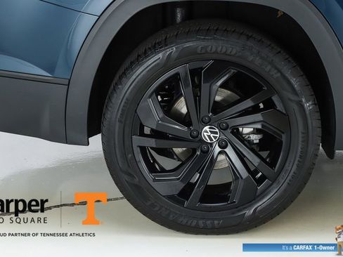Used 2023 Volkswagen Atlas SE w/ Black Wheel Package AWD/4WD image 13