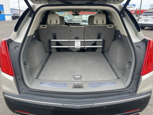 Used 2017 Cadillac XT5 Luxury FWD image 24