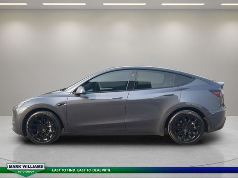 Used 2023 Tesla Model Y Long Range AWD/4WD image 4