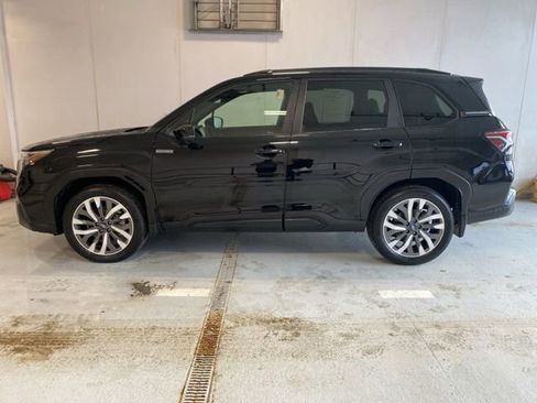 Certified 2025 Subaru Forester Touring image 9