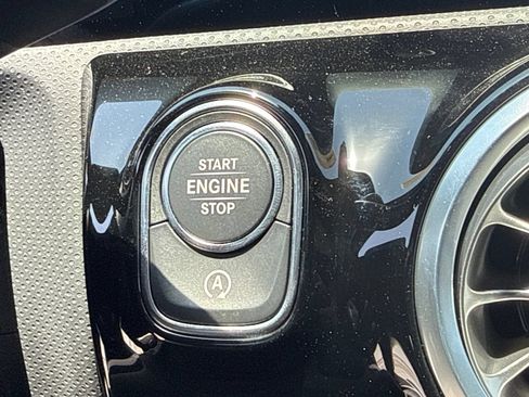 Used 2025 Mercedes-Benz CLA 250 image 29