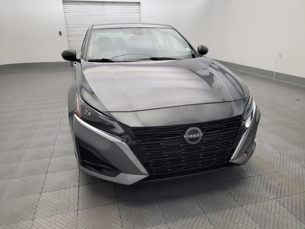 Used 2024 Nissan Altima 2.5 SV FWD image 14