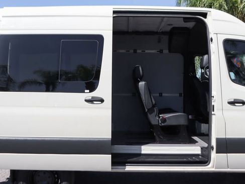 Used 2023 Mercedes-Benz Sprinter 2500 image 13