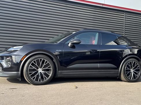 Used 2024 Porsche Macan 4 Electric image 2