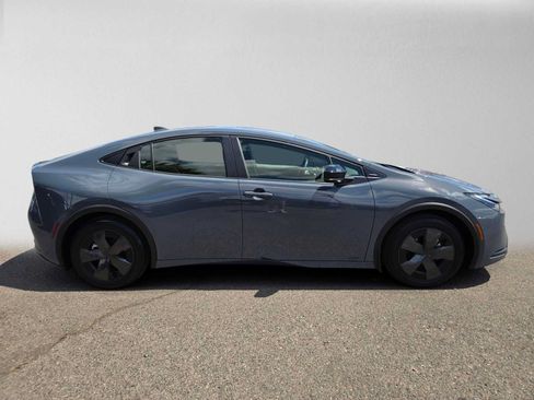 Used 2024 Toyota Prius LE AWD/4WD image 2