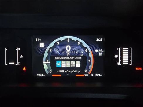 Certified 2025 Toyota Tacoma SR5 AWD/4WD image 10