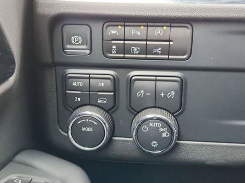 Used 2025 Chevrolet Tahoe LT AWD/4WD image 27