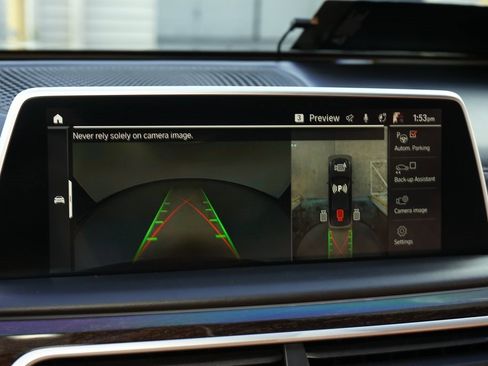 Used 2022 BMW 750i xDrive w/ Executive Package image 16