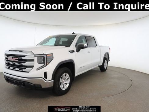 Used 2023 GMC Sierra 1500 SLE image 2