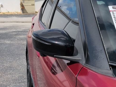 Certified 2019 Nissan Kicks SR w/ SR Premium Package FWD image 12