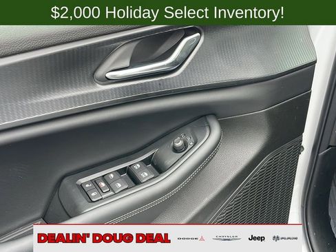 New 2025 Jeep Grand Cherokee Laredo image 12