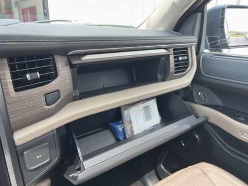Used 2023 Ford Expedition Limited AWD/4WD image 29