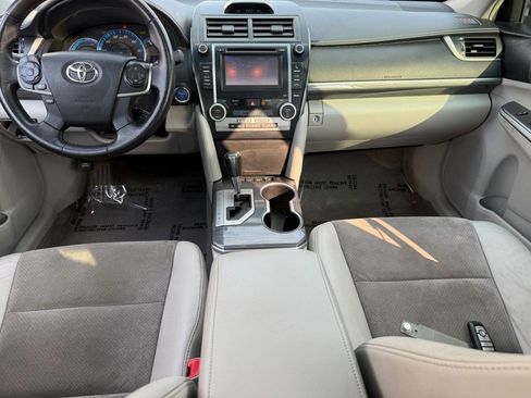 Used 2014 Toyota Camry XLE w/ Leather Package FWD image 12