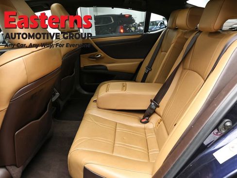 Used 2019 Lexus ES 350 Ultra Luxury image 24