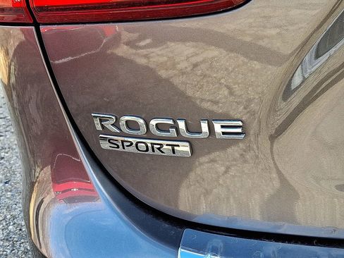 Used 2020 Nissan Rogue Sport SL w/ Premium Package image 32