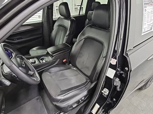 Used 2024 Jeep Grand Cherokee L Laredo image 32