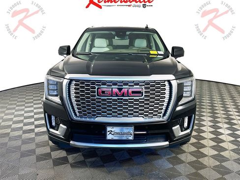 Used 2023 GMC Yukon XL Denali image 2