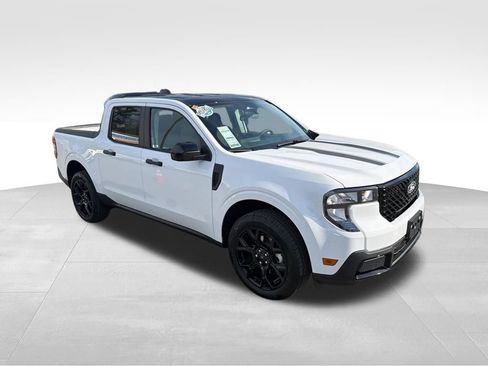 Certified 2025 Ford Maverick XLT w/ XLT Luxury Package image 9