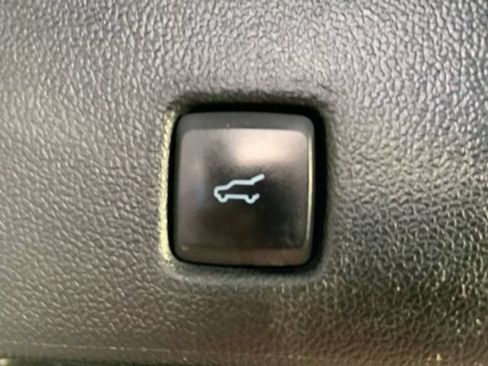 Used 2022 Ford Escape Titanium AWD/4WD image 11