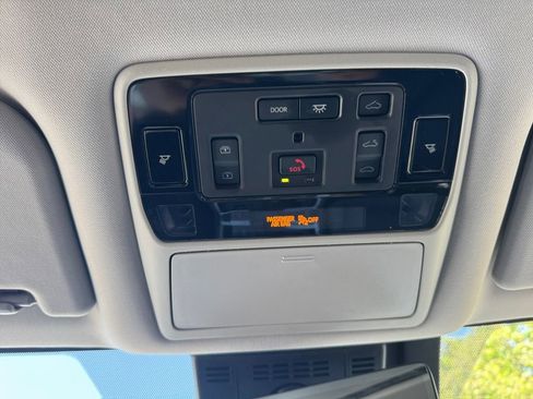 Used 2025 Toyota Grand Highlander AWD image 26