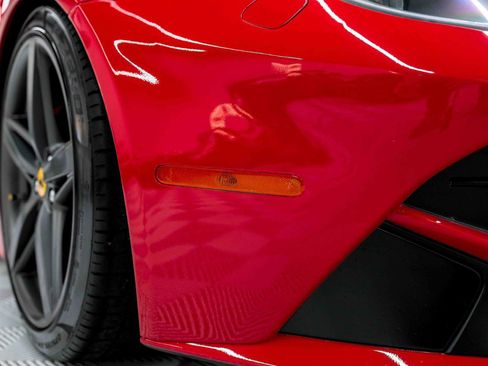 Used 2014 Ferrari F12 Berlinetta image 18